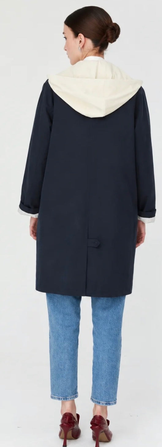 Chaqueta gabardina con capucha desmontable