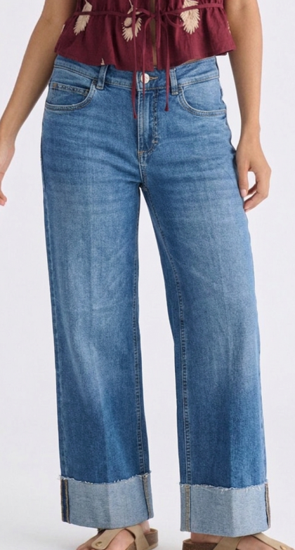 Jeans Wide Leg "Neo-Retro" con Bajo de Gran Vuelta