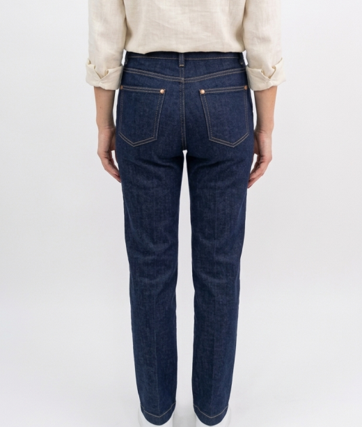 Jeans Straight Leg "Deep Indigo" con Raya Marcada