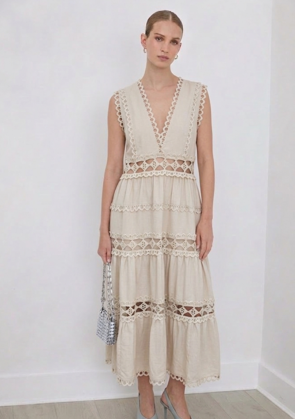 Vestido Midi de Lino Texturizado con Calados Geométricos y Cuello en V
