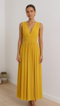 Vestido Maxi Griego "Soleil" con Escote en V y Plisado Amariilo Mostaza
