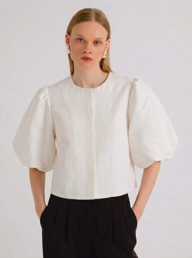 Chaqueta Cropped de Lino "Nube Blanca" con Mangas Globo