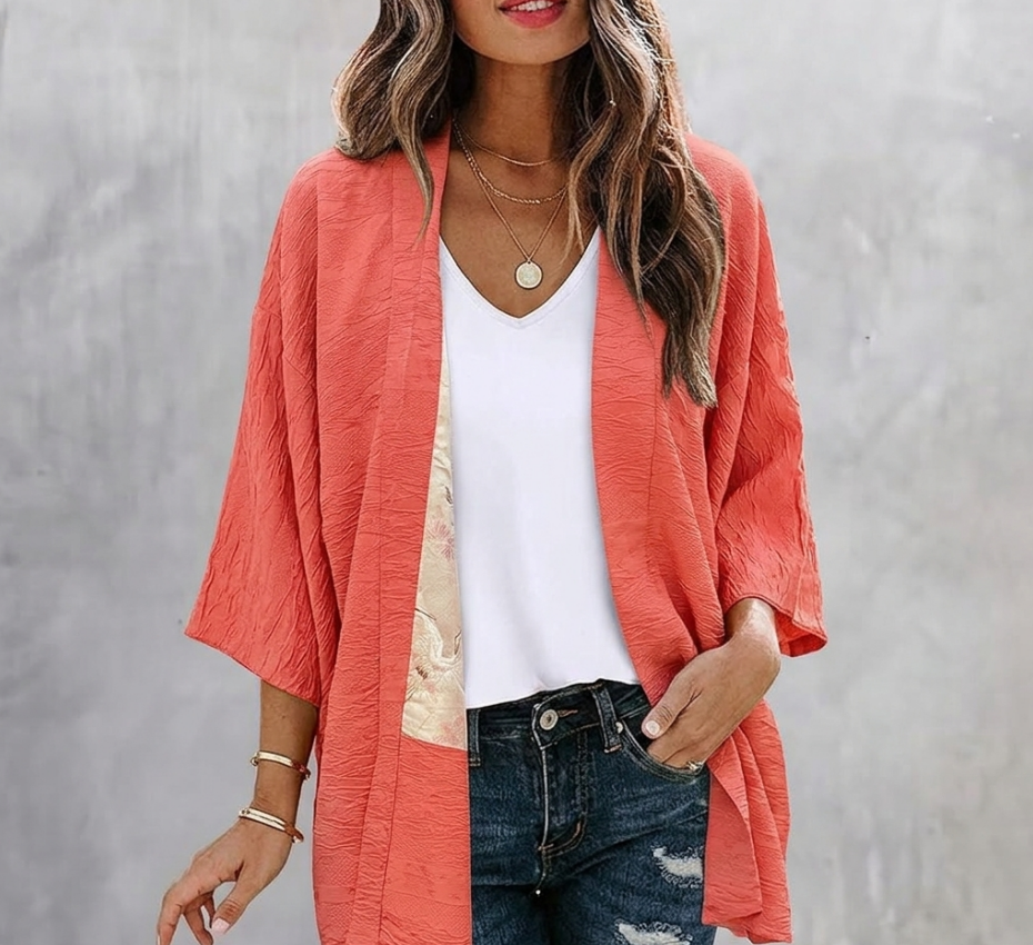 Kimono Coral Texturizado – Elegancia Ligera y Versátil