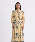 Top Crop Floral Satinado – Beige con Flores Azules y Mangas Abullonadas