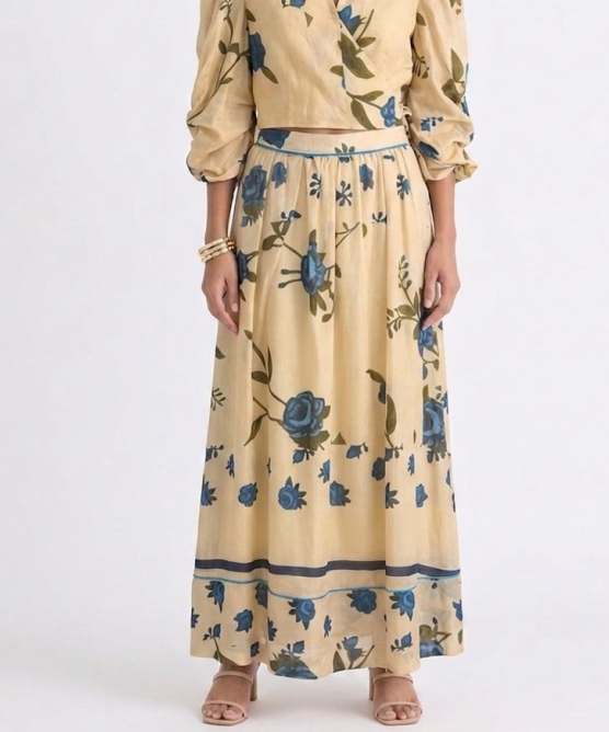 Maxifalda Floral Romántica – Beige con Rosas Azules