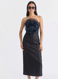 Vestido Midi Negro de Cóctel – Diseño Palabra de Honor con Flor 3D