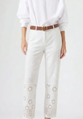 Pantalón Blanco con Bordado Suizo – Estilo Romántico y Fresco